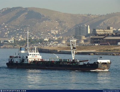 PETROLIER 1